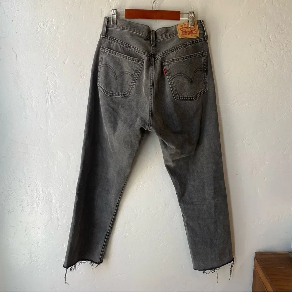 Levi’s 501 High Rise Raw Hem Straight Leg Cropped Jeans in Get Off My Cloud - Picture 5 of 15